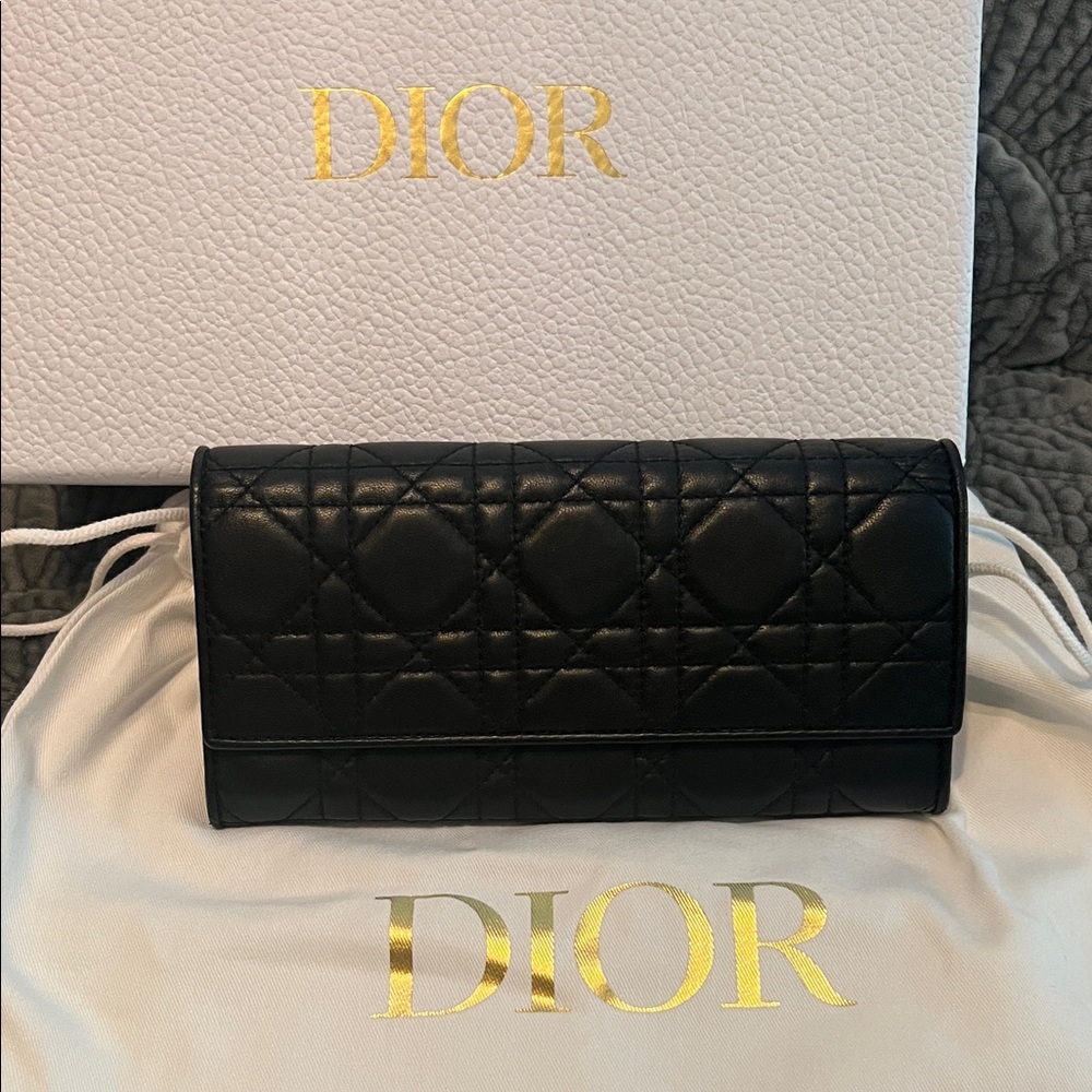 FLASH SALE🔥🔥BEAUTIFUL💕GUC CHRISTIAN DIOR WALLET W/DIOR box & DIOR dust bag💗 - Picture 2 of 16